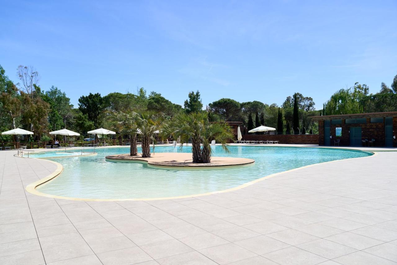 Camping Campo Dei Fiori Vada Exterior photo